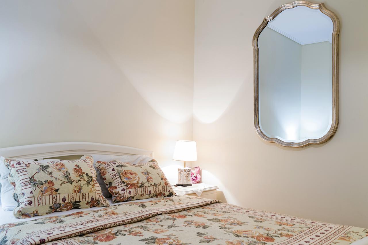D'irene-near Athens Airport , 200 Meters From The Davis *