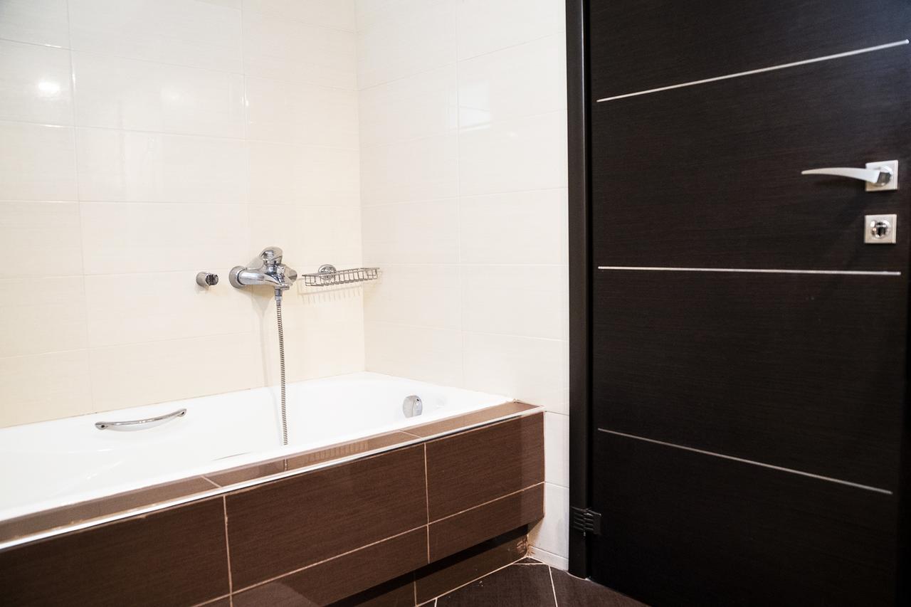 Apartment D'irene-near Athens Airport , 200 Meters From The Davis *