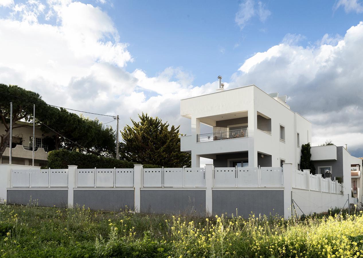 Apartment D'irene-near Athens Airport , 200 Meters From The Davis *