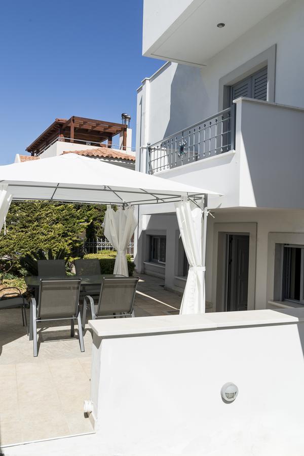 Apartment D'irene-near Athens Airport , 200 Meters From The Davis *
