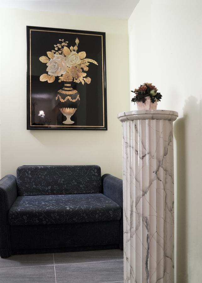 Apartment D'irene-near Athens Airport , 200 Meters From The Davis Artemida (Attica)