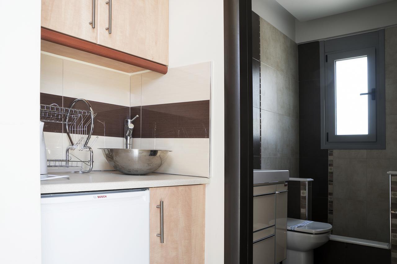 D'irene-near Athens Airport , 200 Meters From The Davis Apartment Artemida (Attica)