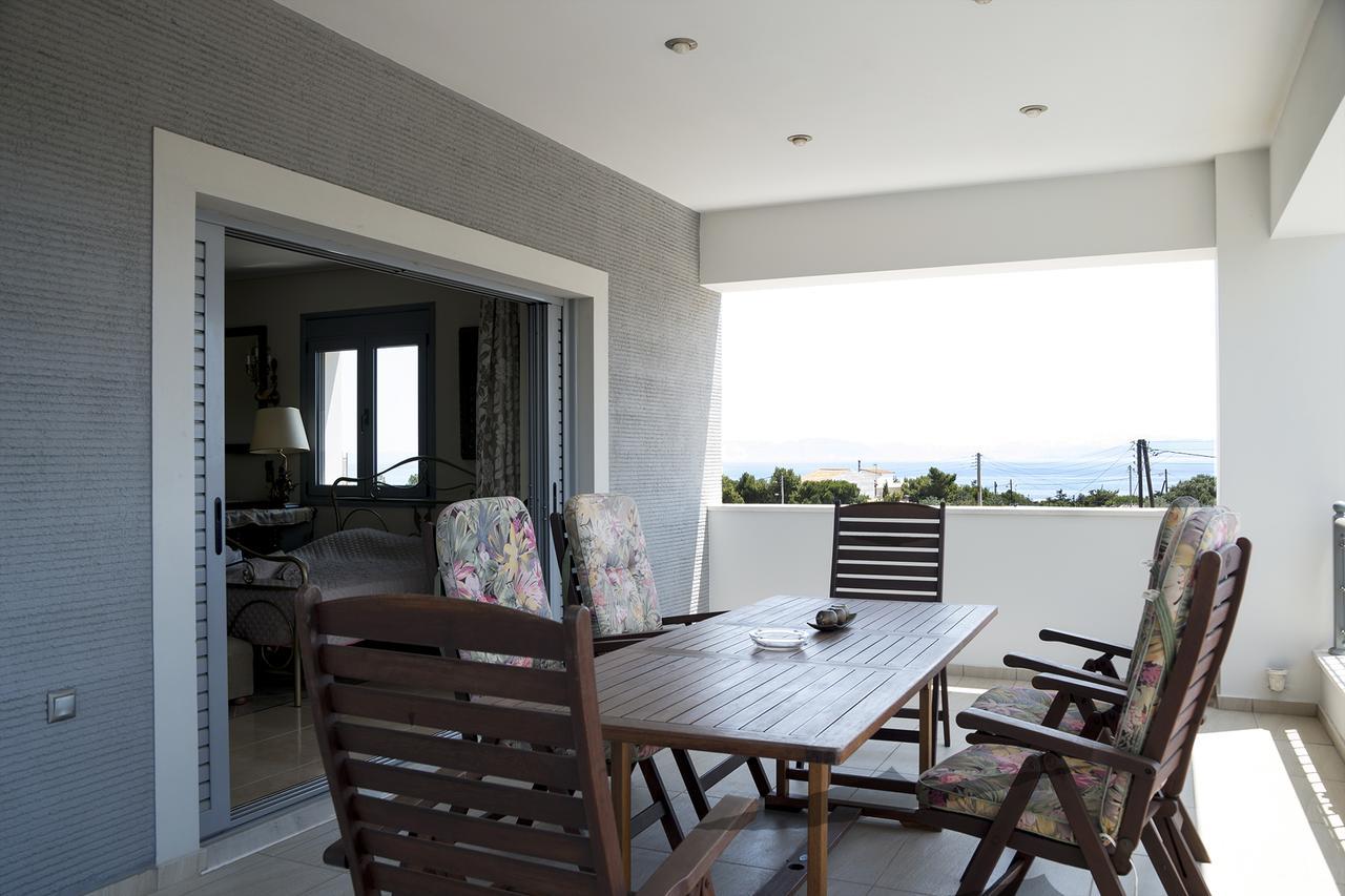 Apartment D'irene-near Athens Airport , 200 Meters From The Davis Artemida (Attica)