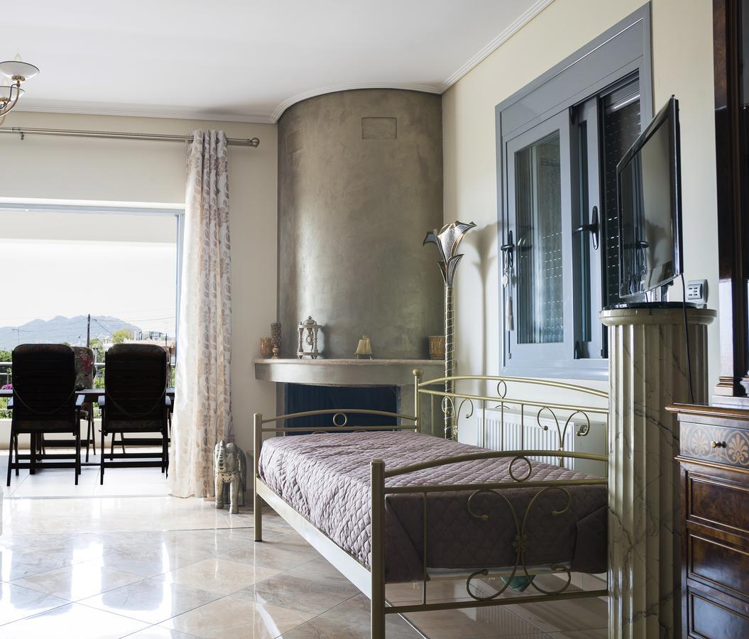 Apartment D'irene-near Athens Airport , 200 Meters From The Davis Artemida (Attica)