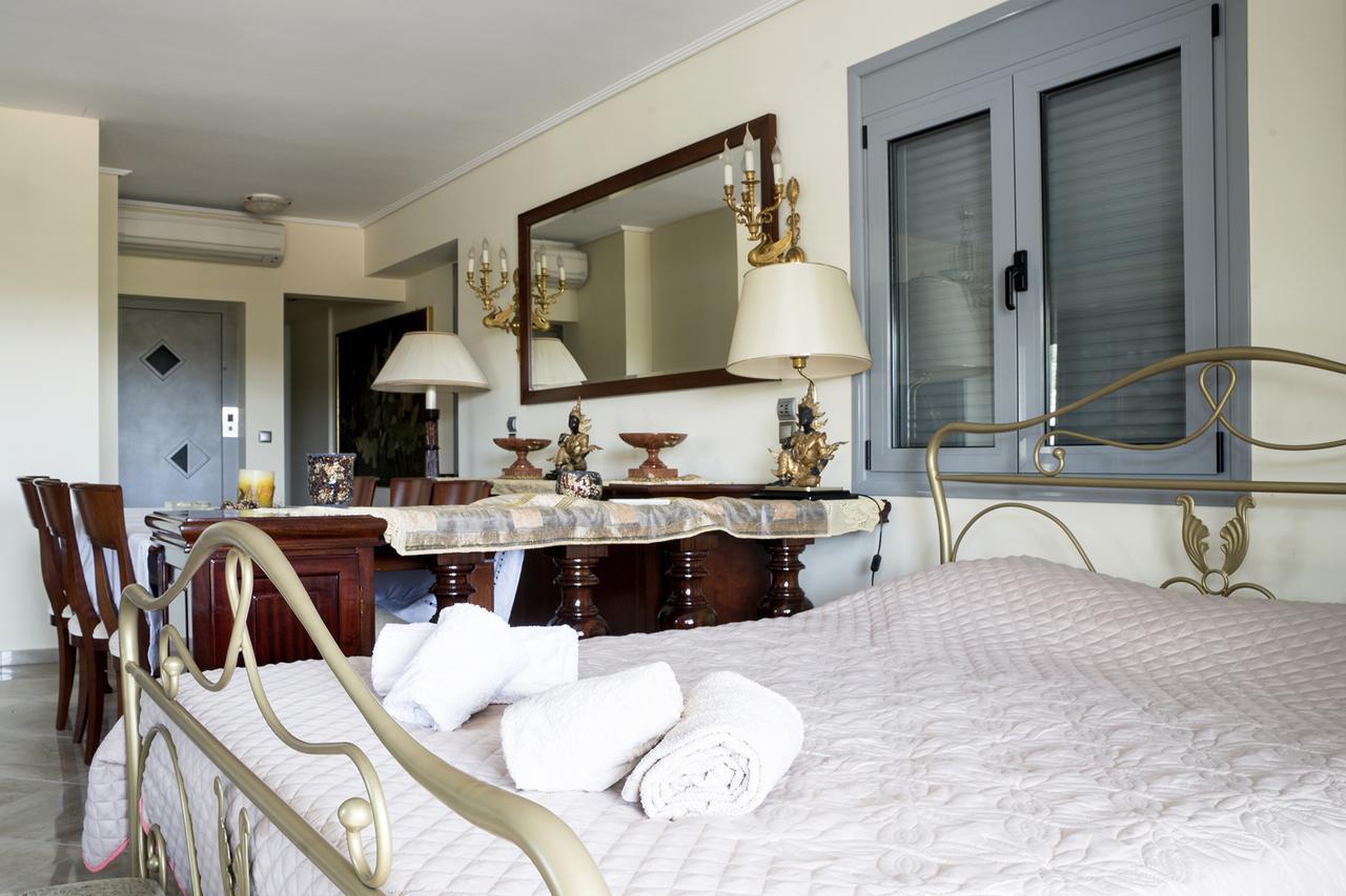 D'irene-near Athens Airport , 200 Meters From The Davis Apartment