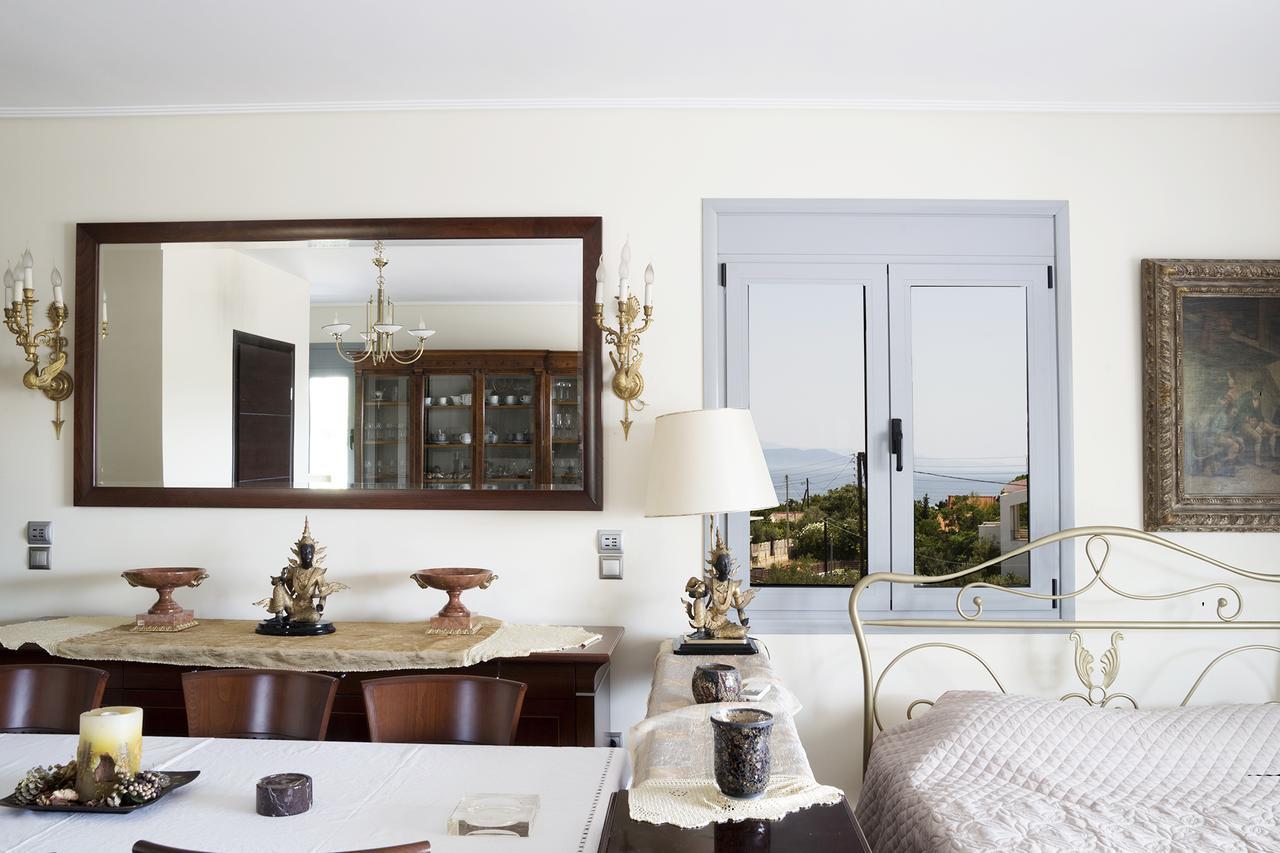 Apartment D'irene-near Athens Airport , 200 Meters From The Davis *