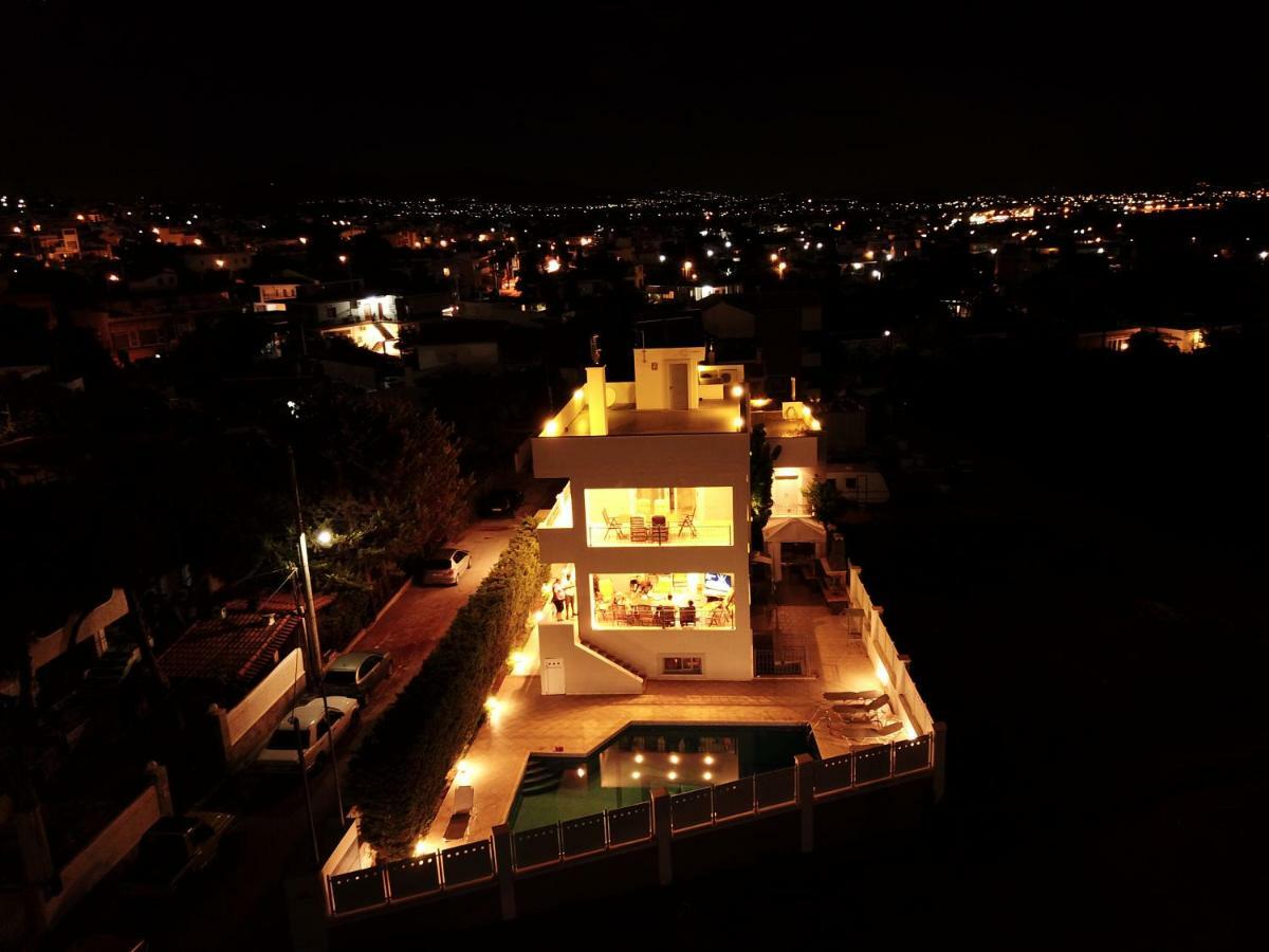 Apartment D'irene-near Athens Airport , 200 Meters From The Davis