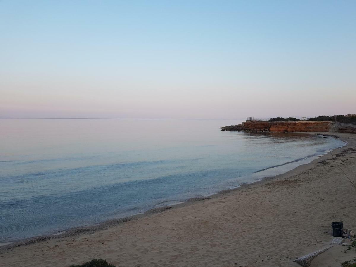 Apartment D'irene-near Athens Airport , 200 Meters From The Davis *